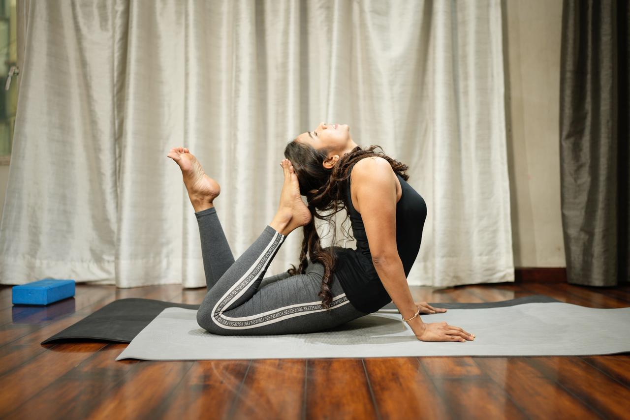 Sirsasana yoga pose